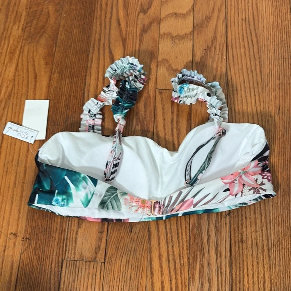 Raisins‎ Haute Bloom Tulum Bra Swim Top White Ruffle size M NWT